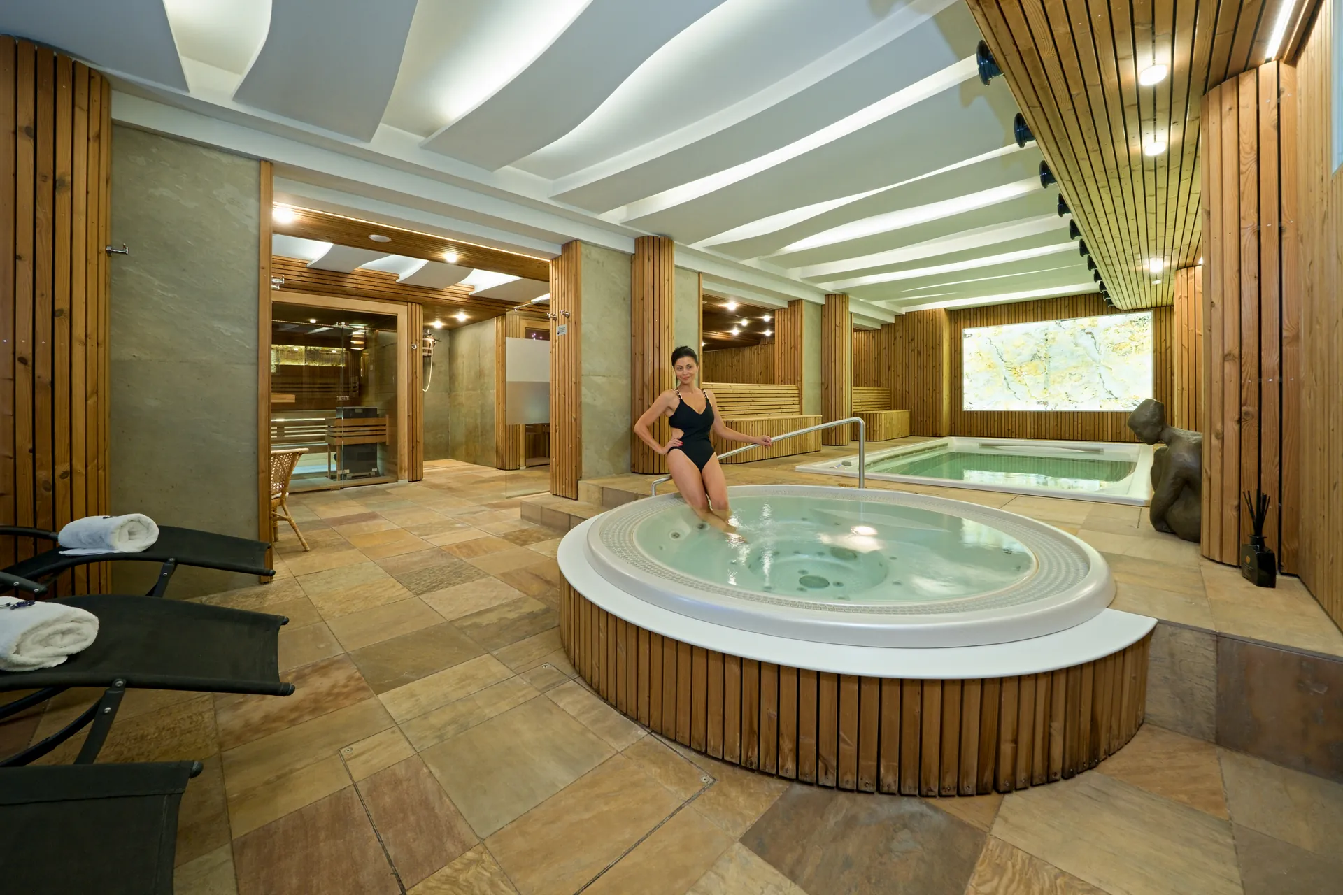 Wellness centrum - vířivka